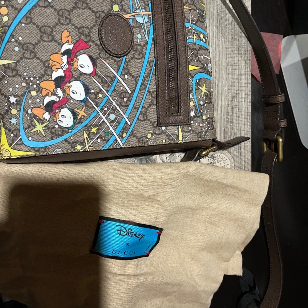 Looney tunes Gucci crossbody. - Picture 3 of 3